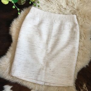 Banana Republic Size 4 Off-white Skirt